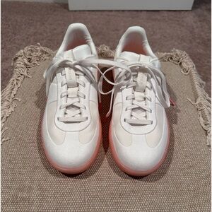 LULULEMON CITY VERSE. Size 9. Worn once.